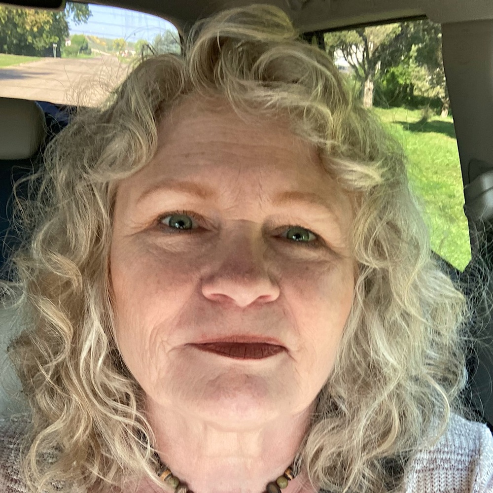 Meet your Posher, Ria